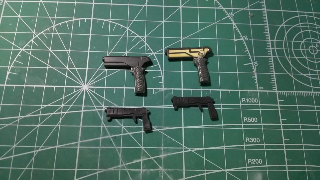 ハンドガン。一応腰前面にマウント出来ます