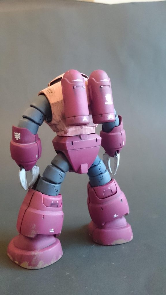 背面反対側
ピンクはドライブラシ ベースの白にオレンジとピンクのドライを重ねて表現。デカール貼って、プレミアムトップコート つや消しで仕上げてます。 乾燥後はすごくいい表面になりますが、缶スプレー塗装の距離感難しいです。