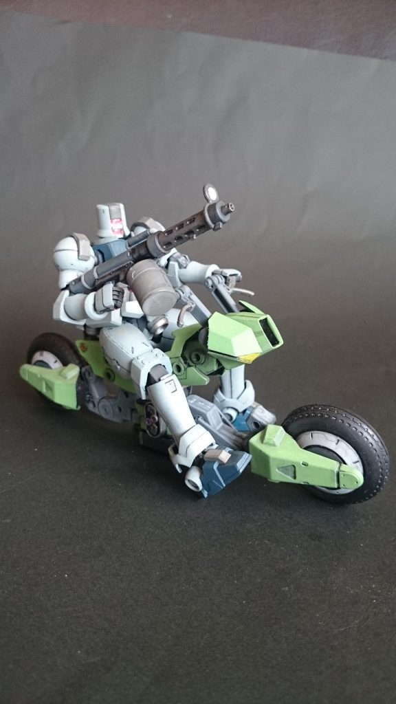 アメリカンタイプのクルージングモード。マシンライダーあちこちよく動く。ターミネーターのシュワちゃん思い出した。