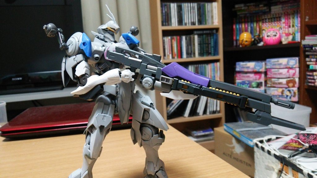 メガビームライフルもジンクスのライフルをベースにパーツ盛り盛りに。