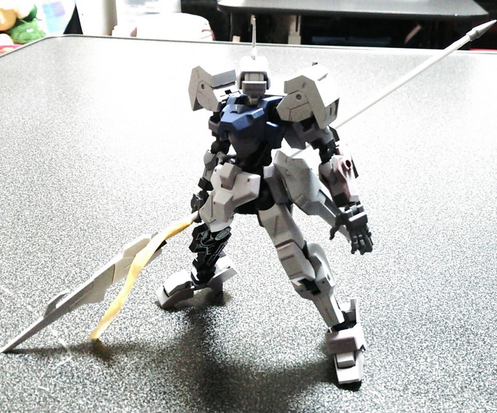 サフ状態。合わせ目は目立つ箇所は消しています。(消えきれているかは聞かないでください…)