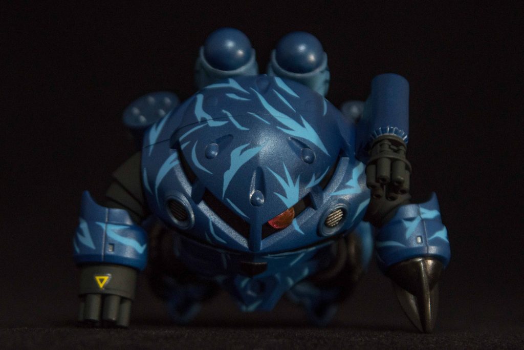 頭にあるミサイルと両肩のミサイルはやはり迷彩仕様なのであえて塗り分けをしませんでしたw