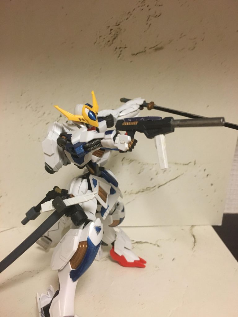 『ビームピストル』
フルオートマチック式のビームピストルで、ハイエンドモデルで様々な銃器の中でもトップクラスの装填数を誇る。
出力も決して低い訳ではない。