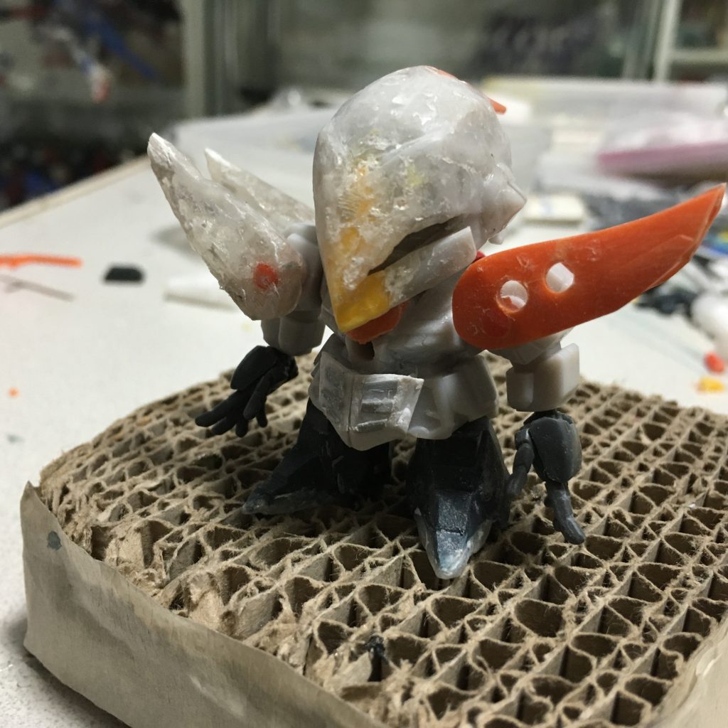 クチバシ(?)は騎士ガンダムランサーのツノを転用しています。