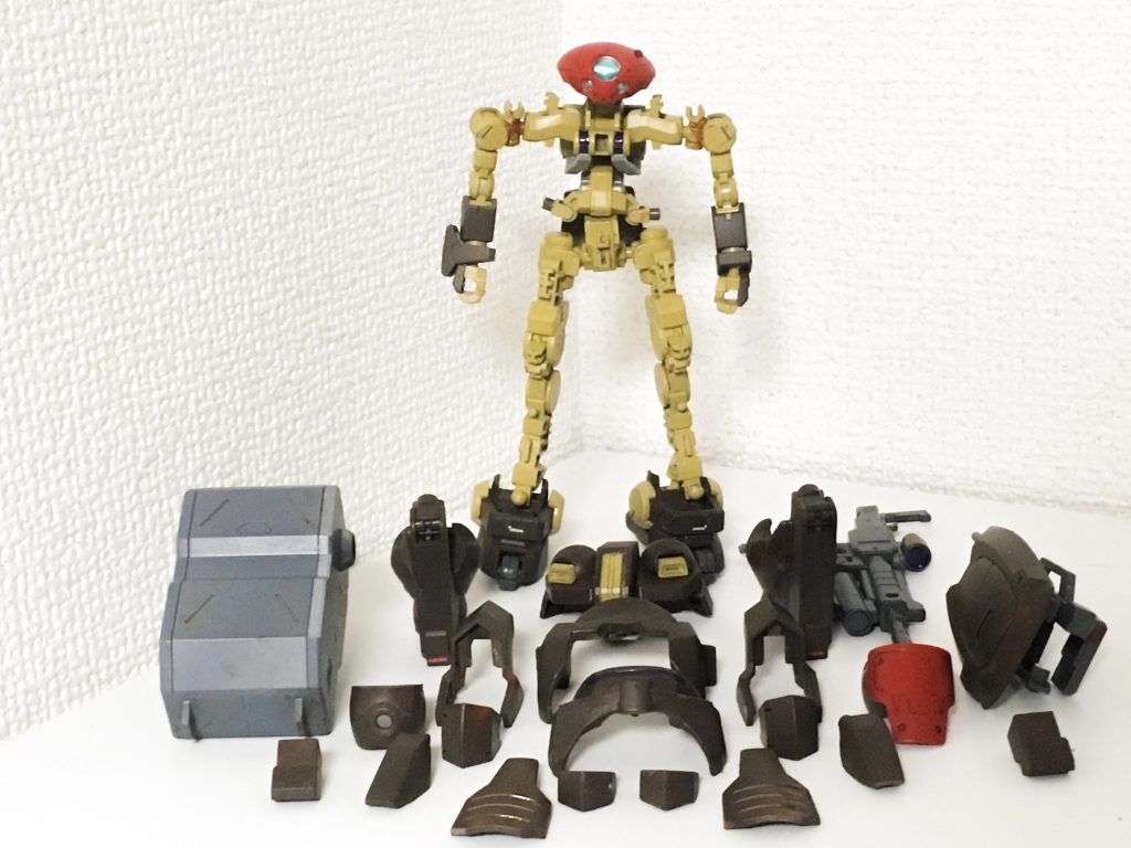 グレイズフレームは一切加工してないので分解も可能です。
ダークイエローだと裸感が強い!