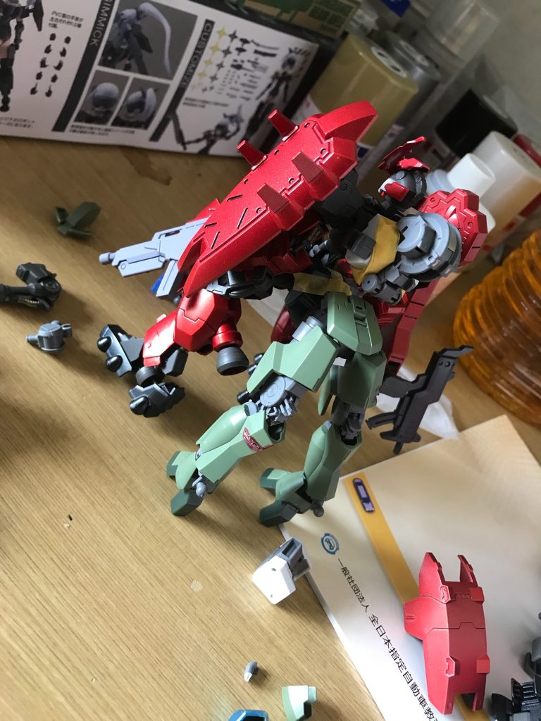 第2案 足の可動を邪魔しないためこちらを採用しました。