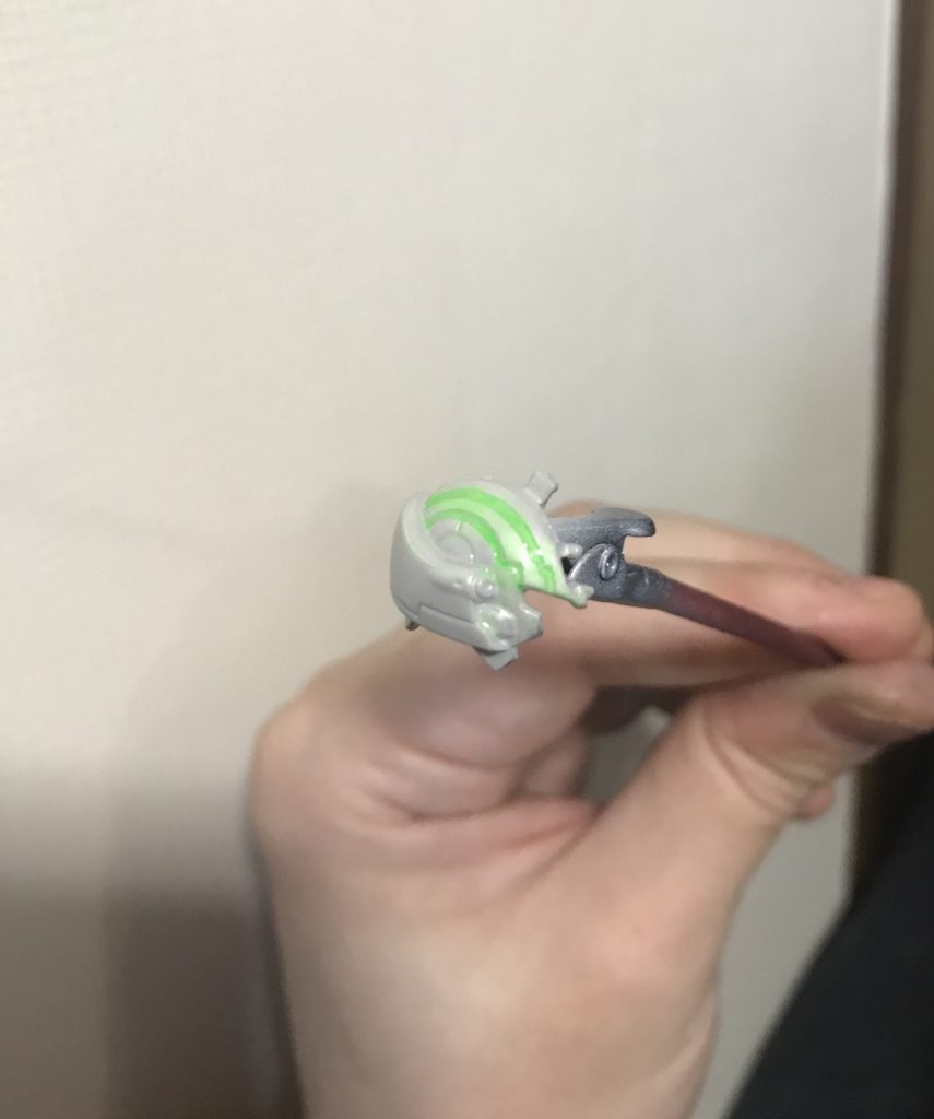 ラインはガイアのエナメル蛍光グリーンで塗り分けています。