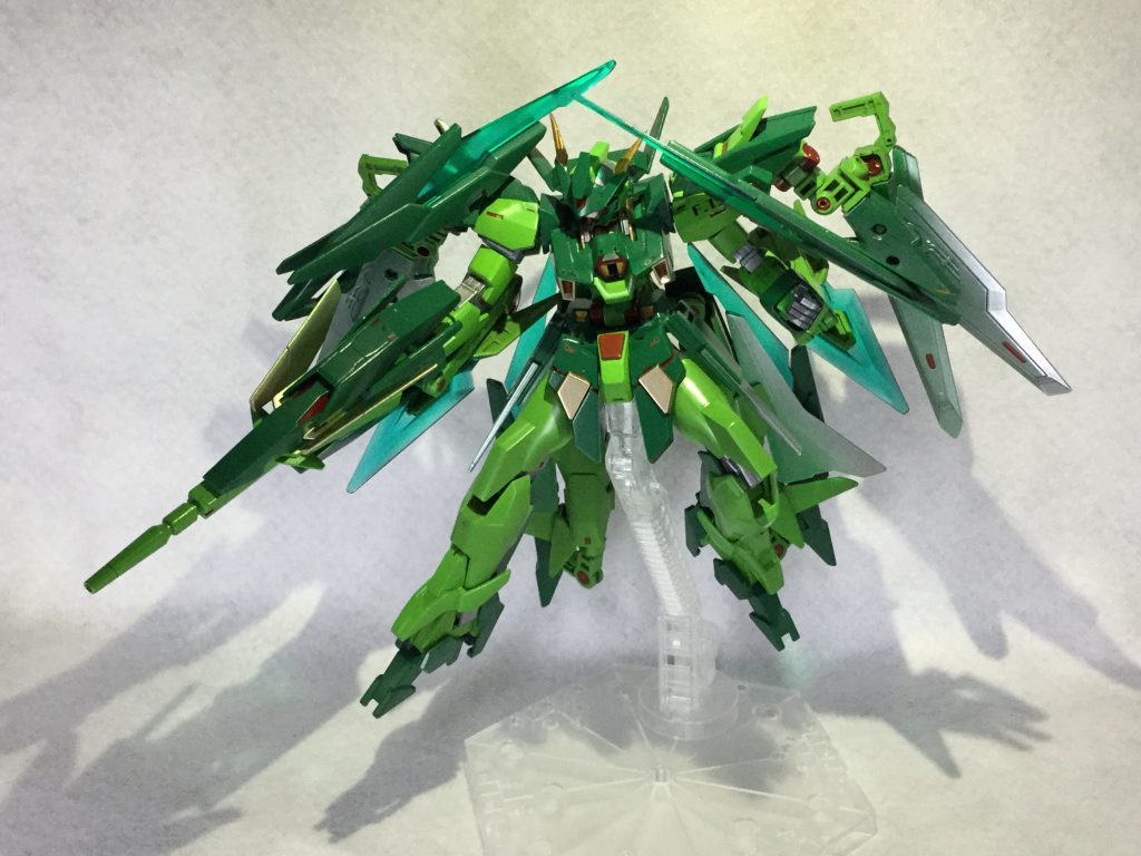 ## 〜武装〜
ーーーーーーーーーーーーーーーーーーーーーーーーーーーーーーーーーーーー
*ドッズライフルマグナム
Fファンネル×4
Wファンネル×4
ビームサーベル×2
シグルシールド×2*
ーーーーーーーーーーーーーーーーーーーーーーーーーーーーーーーーーーーー
ドッズライフルマグナム…本機唯一の射撃武器。通常のドッズライフルよりも連射性能が下がる代わりに、威力が上がり、ビームも太くなっている。フェニックス形態では機首となるなど、重要なウェポンである。