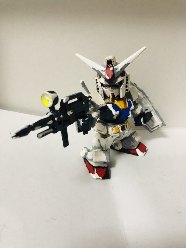 白色の影の色と、光の反射を盛りすぎたのが原因かなと思っています。