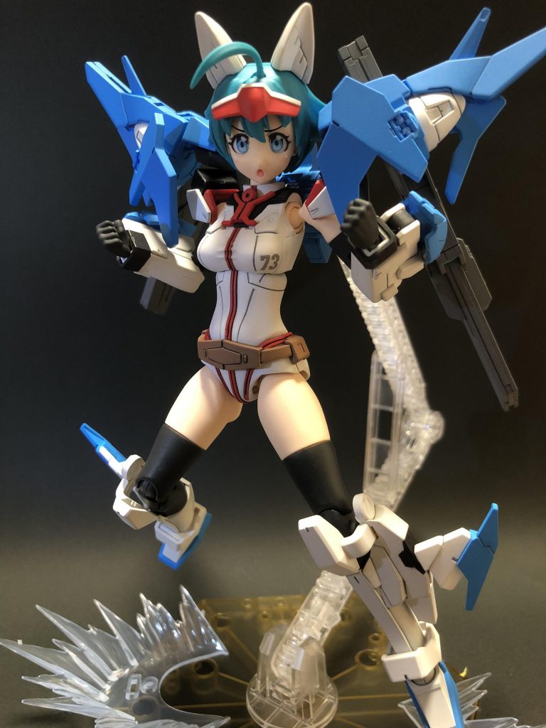 『ダイバーナミ!スカイアームズ!』
とか、叫びそうなナミさん(о´∀`о)
バックパックと腕の装甲を少しいじって装着できるようにして、脚部のはスカートアーマー切って装着できるようにしました。
貼り付けてしまってもよかったかもですが、通常のナミさんでも遊べるようにしたかったのです。