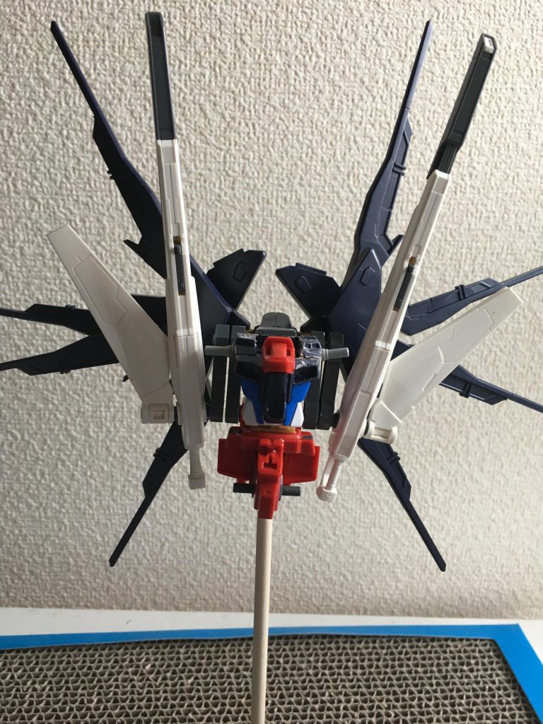 胴体部の仮組み。
この見た目が気に入ったのでこのまま改造開始。