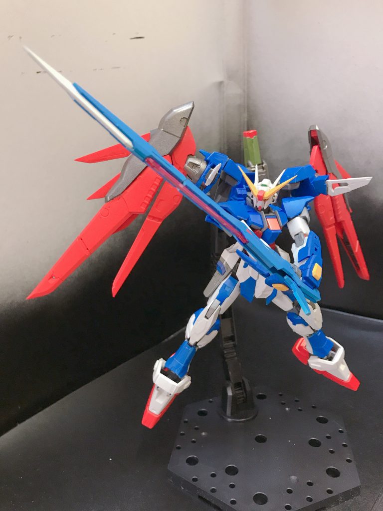 ビームソード:デュランダル
デスティニーの装備、アロンダイトから着想を得た身の丈ほどもある巨大な剣。
変更点はカラーリングのみ。