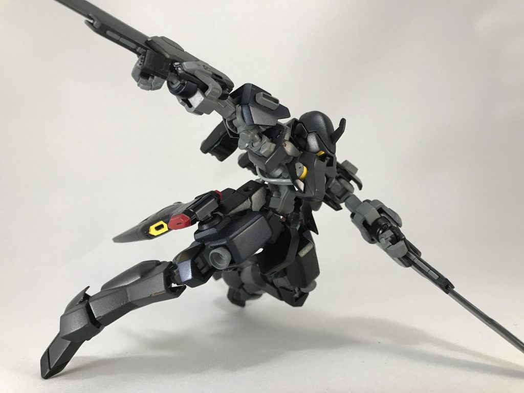 vsシリーズのブーストダッシュ格闘っぽく斬り抜けた感じで。