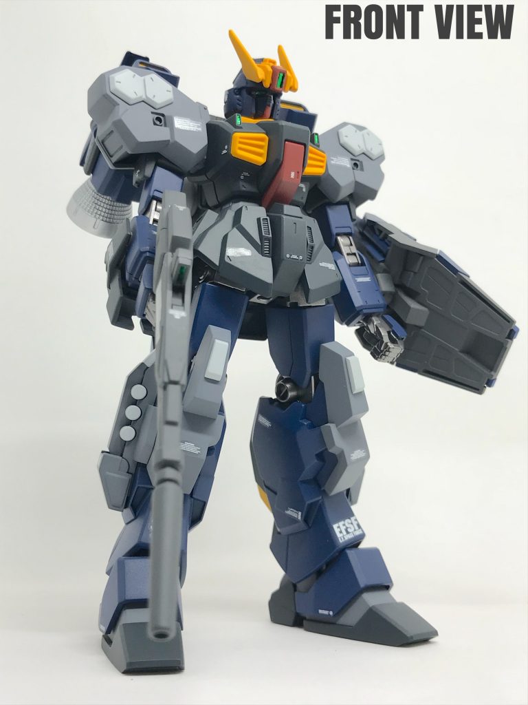 ご覧の通り、色々なキットのミキシング。
当機のイメージを漢字一文字で表すと
『重』ですかね〜    ♪(´ε` )
元々マッシブな機体ですが、もっと重量感
を出したら、どうなるかな〜と想像しな
がら作成しました。