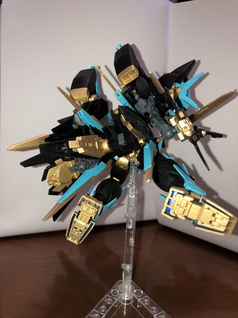 接近戦での後ろ姿