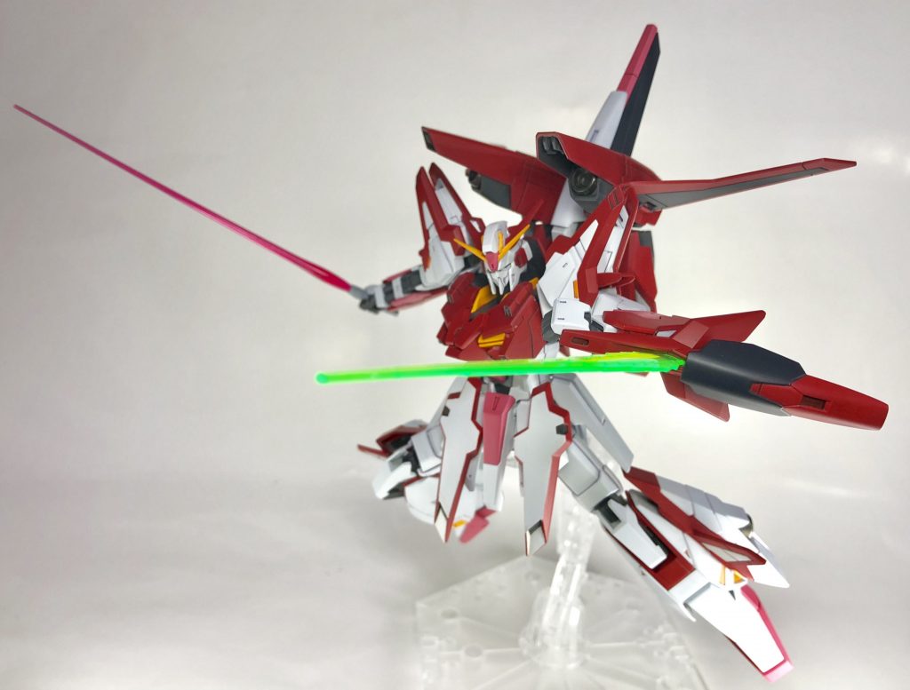 武装関係は元々充実しているので、取り回し重視でZガンダムのビーム・サーベルの追加くらいです。