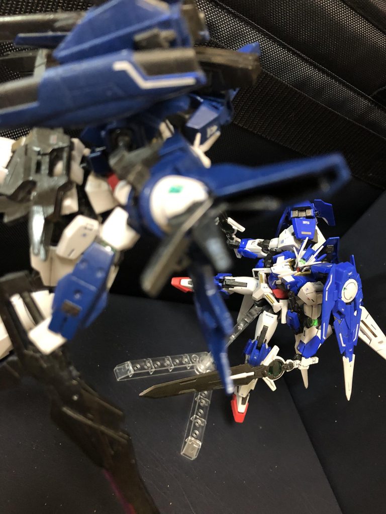 エース「.....。」
リク「来る.....!!」
竜飛「どうした、少年!迷いが見えるぞ!」
リク「うう、ダブルオーダイバーエース...!」