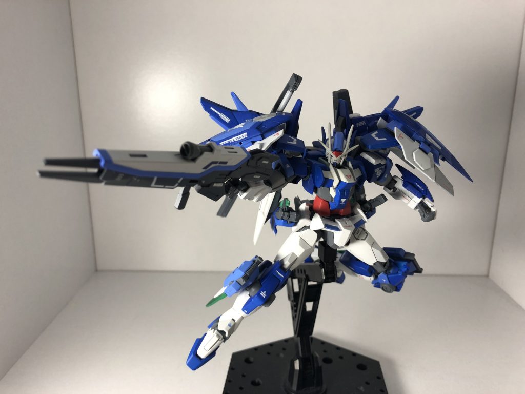 ビームライフルはフリーダムとスタービルドストライクのパーツを使い、改造しました。