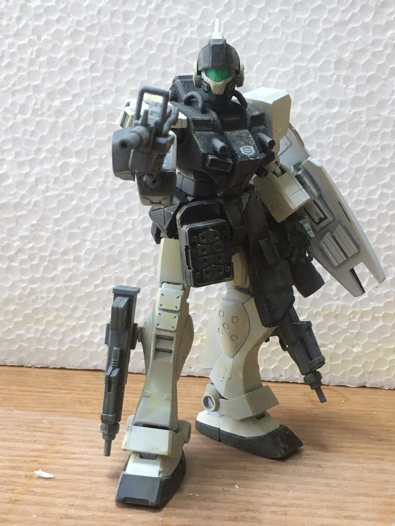 武器紹介

まず手持ちの100mmマシンガン。
扱いやすく便利。

牽制用胸部マシンキャノン×4

脚部予備90mmマシンガン×2

ジム・スナイパーⅡシールド×1