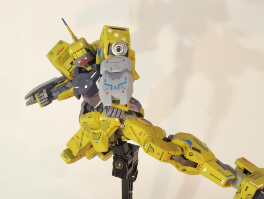 ナックル!!
頭部のゴーグル部分はスクラッチしました
センサー部分はキャンディ塗装としています