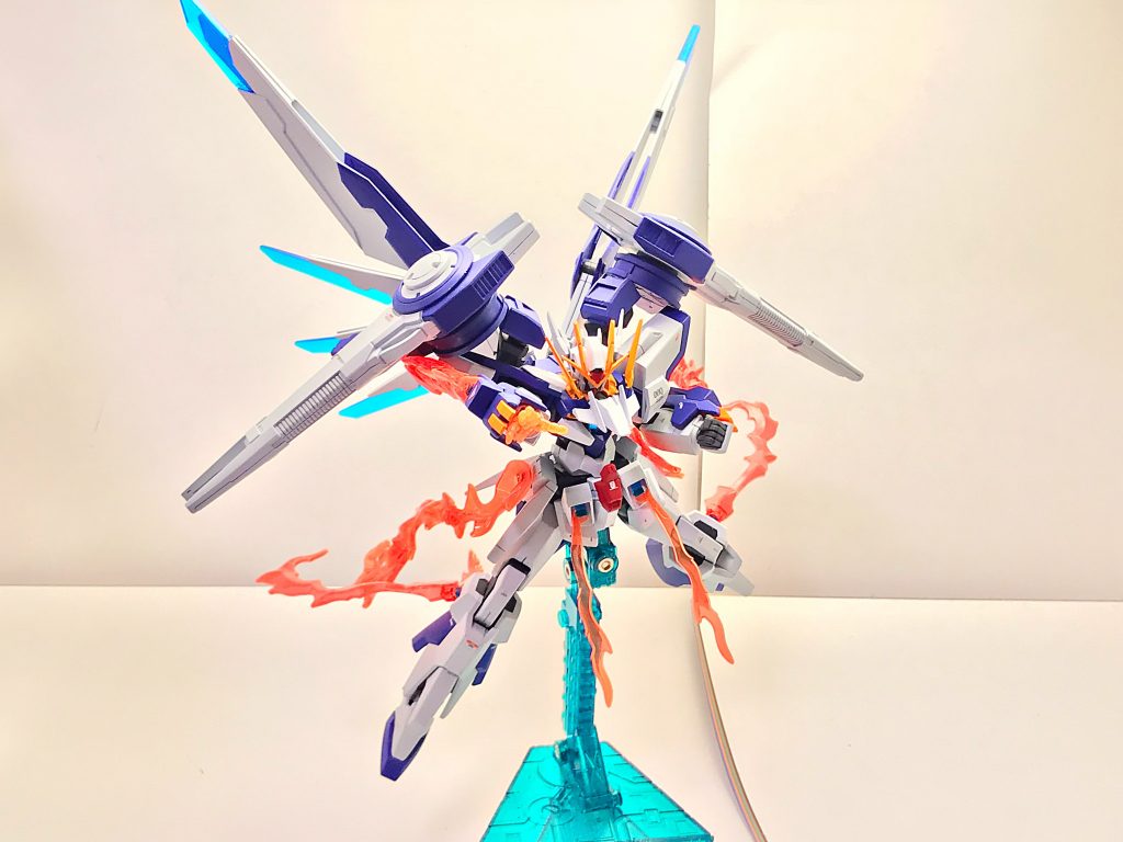 GNゴッドフィンガー。トランザムブーストモードFX起動時に解禁される本機最大の必殺技であり、一点への攻撃に全出力を費やした一撃は分厚い装甲をも容易に貫通しうる。しかし前述の通り最大出力での使用が前提であるため、外せば無防備になった機体を晒し続けることになるという弱点を有している。