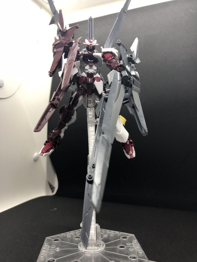 ウイングガンダムゼロカスタムの有名なポーズをノーネイムライフルを追加で購入し再現しています