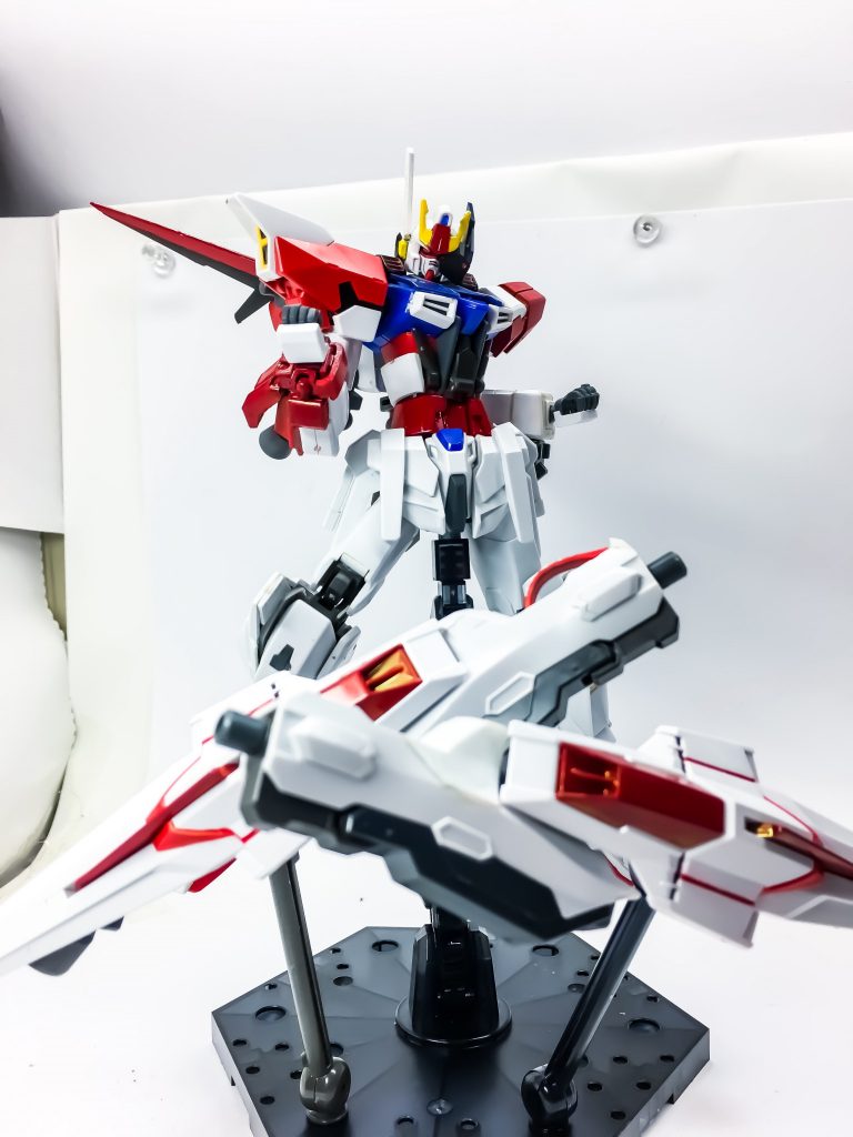 バーニアタンクとR2ライフルは合体し、スラストR2ライフルとなる!
大型バーニアの追加により速度が上昇、さらにシールドファンネルとしても使用可能!