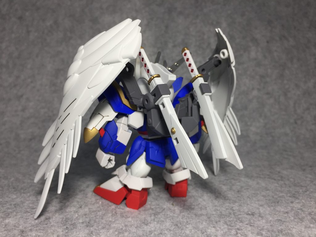 元キットの良さを損なわず
再現度を高めるため
細かい部分のディテールアップや
キット絵では
大人の都合で省略
されているであろう
細かな部分の色分けも行いました。