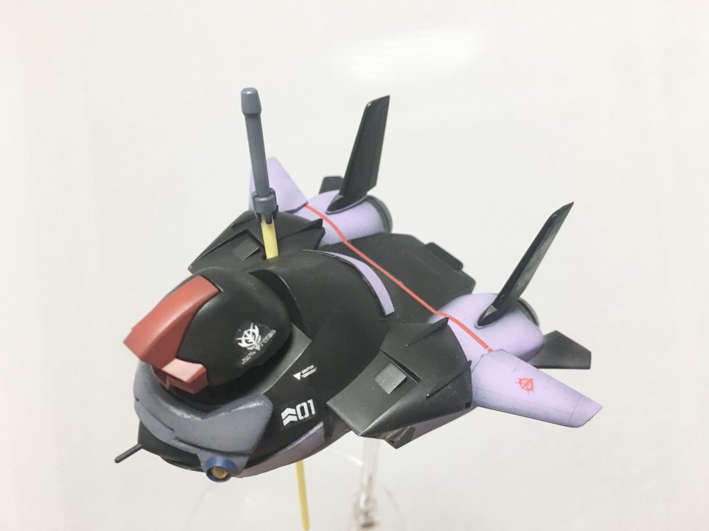 マーキングはもちろん黒い三連星。
機体の赤いラインは実物のF-14にも入ってます。