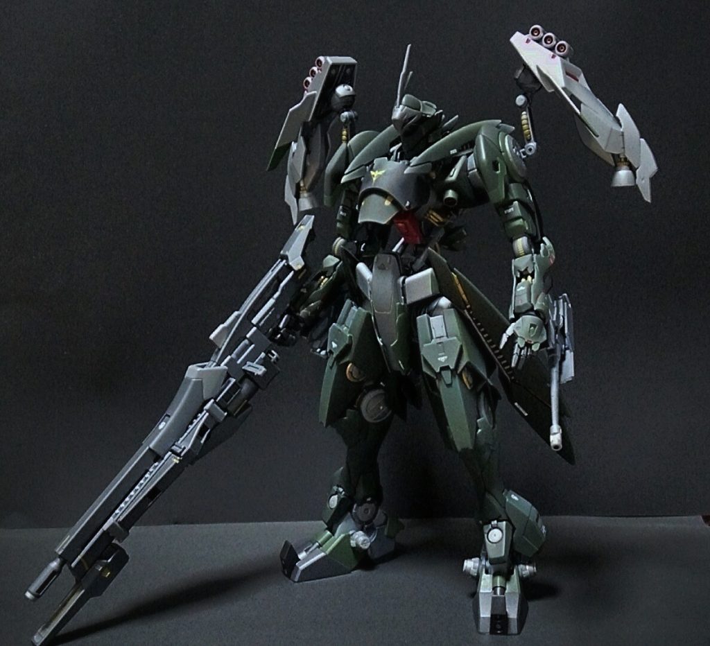 そして完成!塗装はエアブラシが無いのでスプレーと筆塗り。マスキングもしてないです(汗)