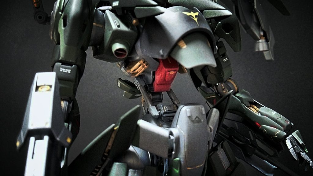 ジンクスは胴体が短いので鉄血フレーム風に改造してスタイルを調整しました。