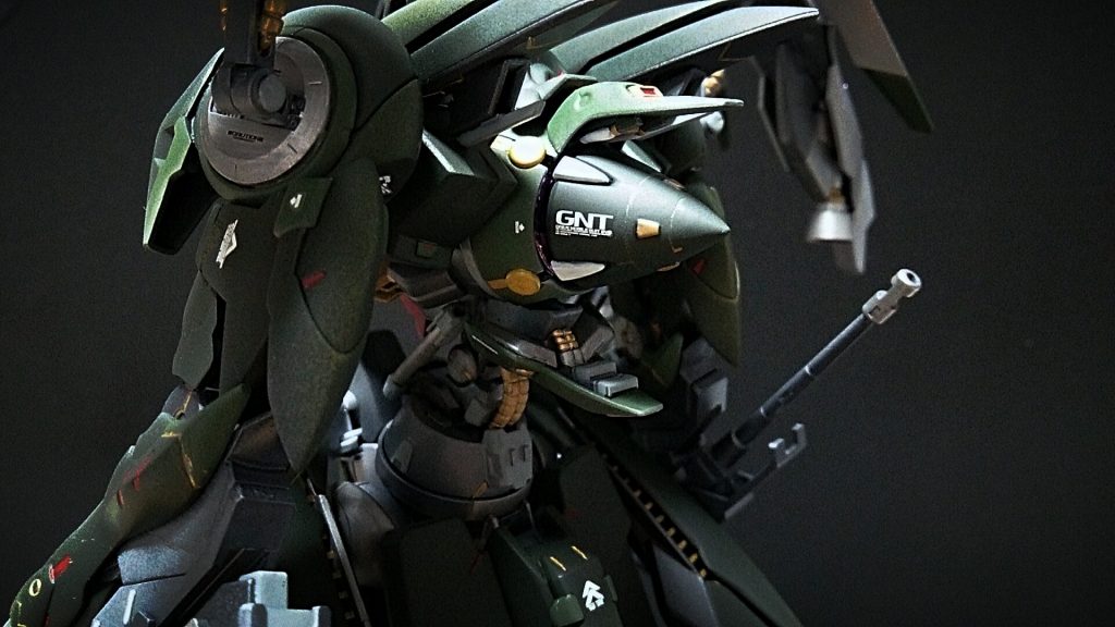 背面もジャンクパーツなどでディティールアップしてます。