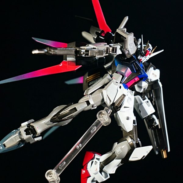 ストライク発進