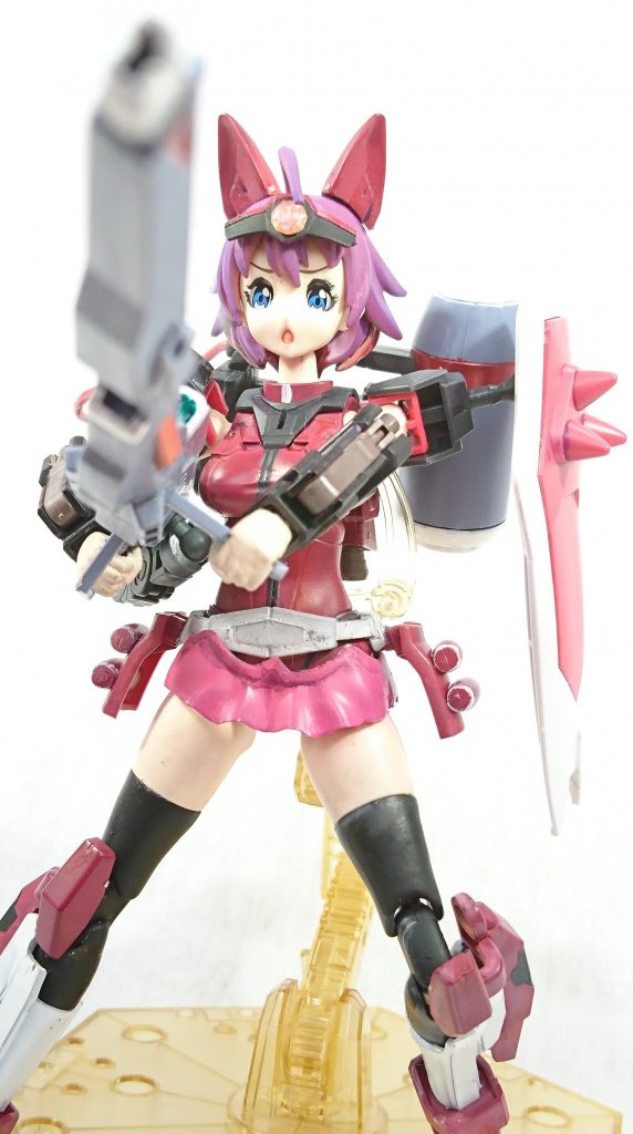 オルトロスを何とか持たせましたが、収まりが悪いです。