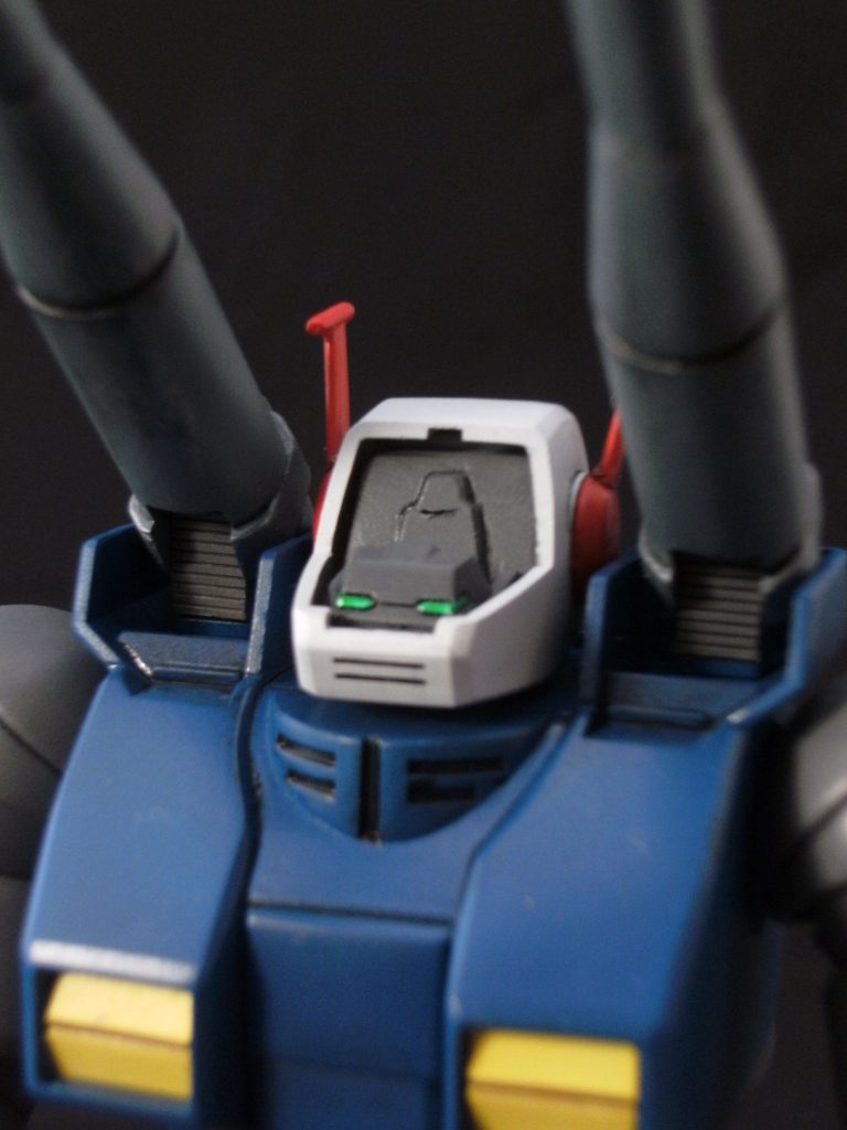 頭部アップ。
砲座の簡易フィギュアは削り落とし空席に。MGを参考にデュアルセンサー風に塗装しました。
またキャノン基部のポリパーツのカバーをエバーグリーンのプラ板で製作。