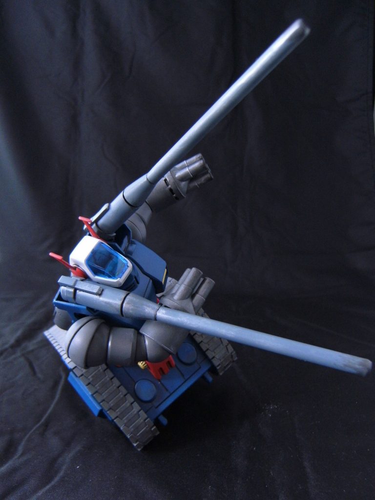 戦場の絆にあるボディチャージをイメージしたタックル。
肩関節をボールジョイントに変更しているので内側に入れることが出来ます。