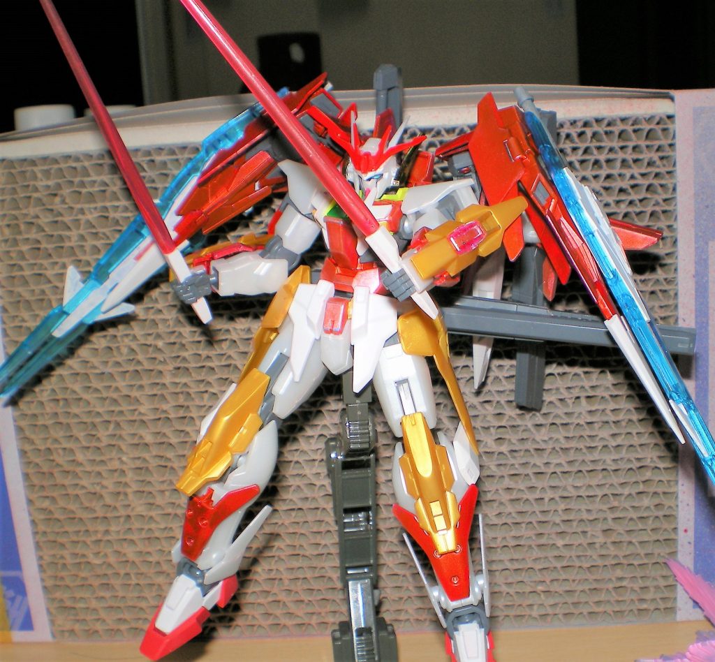 ビームサーベルはダブルオーダイバーエースのものに変更し、腰裏にマウントさせました。