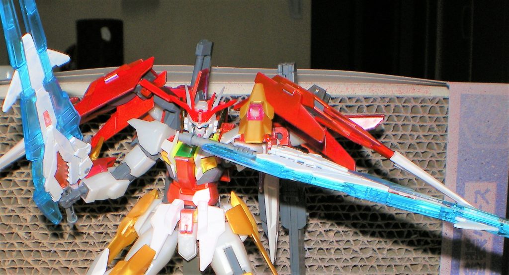 今回の新武装である『スーパーGNソードⅢ』。
ソードモード・ライフルモードに連結機構もあり、殲滅力も向上している。
カレトヴルッフフェーダーそのままですが...