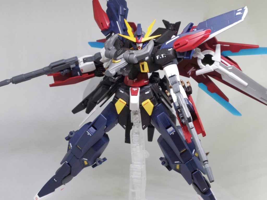 ## ビームライフル
通常腰にマウントされる2丁のビームライフル。
小型で取り回しの良いライフル。