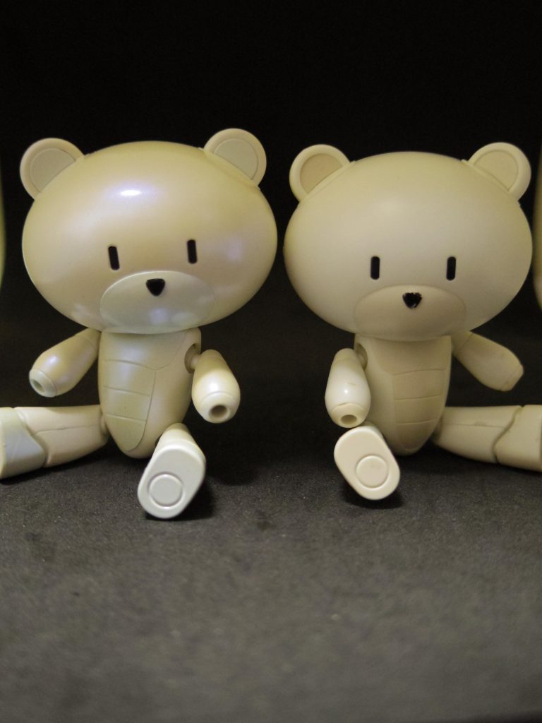 素組のミルクホワイトとの比較画像。
左がムーンストーン
右が素組のミルクホワイト
比べるとその質感が、わかりやすいかなと思います。