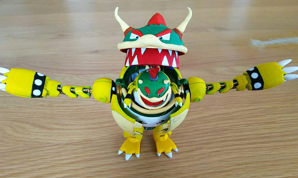 頭部分にはクッパの顔を持ってきて、目の部分に口を持ってきました。
全部閉めた状態では、クッパになる仕様です!
クッパに合わせて、爪は4つに、足にも爪を着けました。