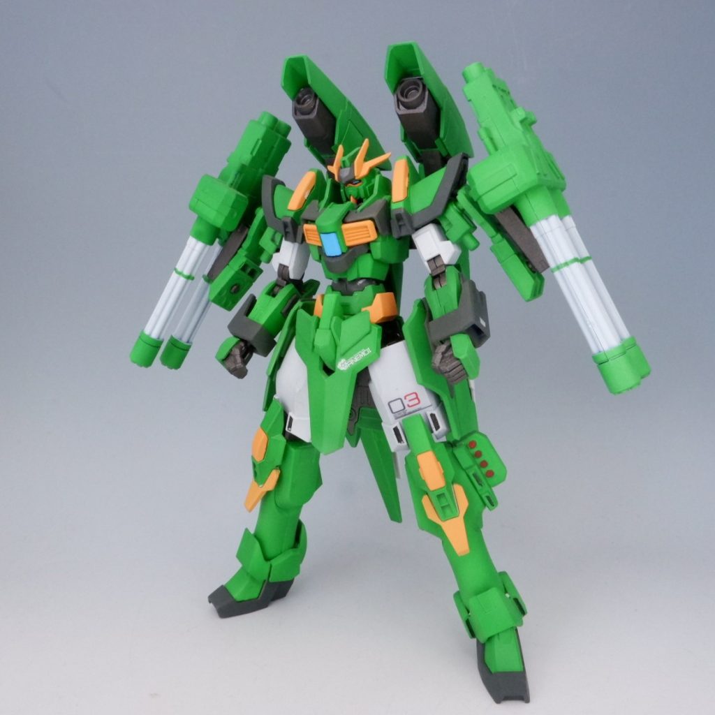 とにかく「コイツは射撃特化なんだな」ってのが伝わるように肩キャノンとガトリングでアピールしています。