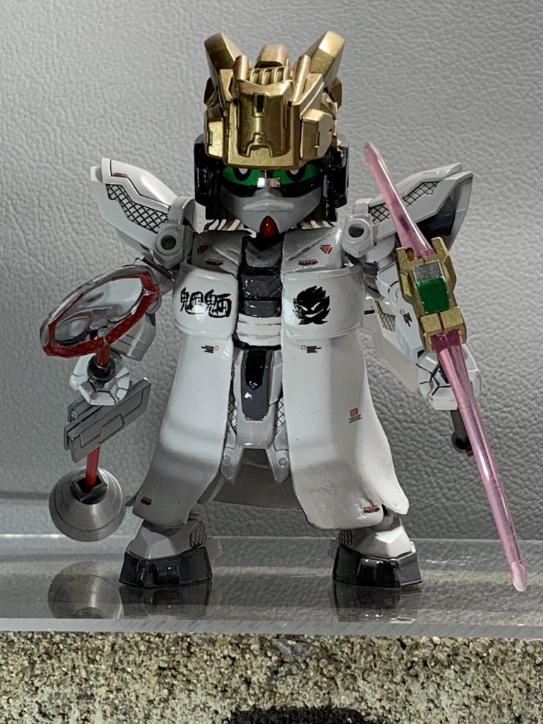 特攻服はアートクレイを薄く伸ばして貼り付けてます、表面をならしてパテで盛り上げて形状を整えました　トサカは前回作ったスカイの残パーツで作ってます