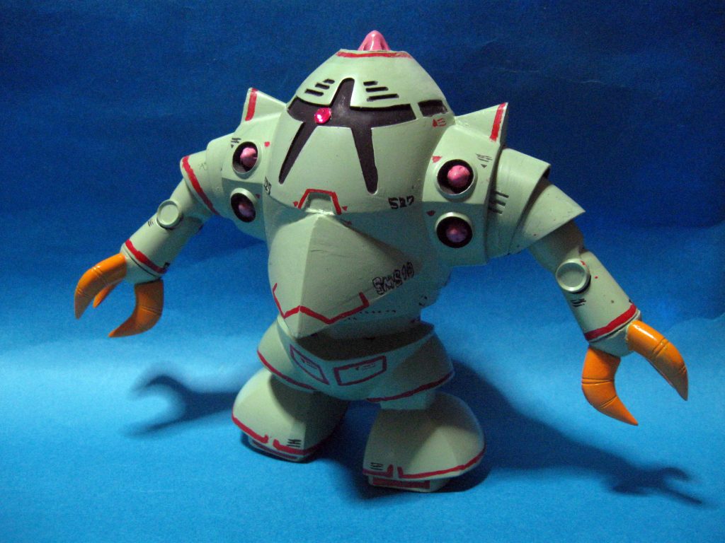 ガンプラブーム当時に製作した旧キットです。筆塗で全塗装して仕上げています。