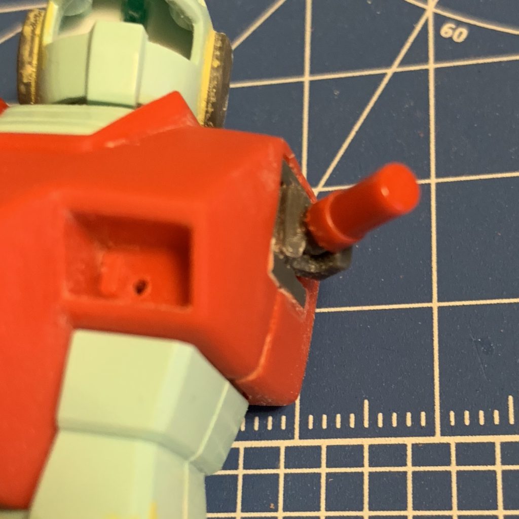 肩を引き出し機構に変更。