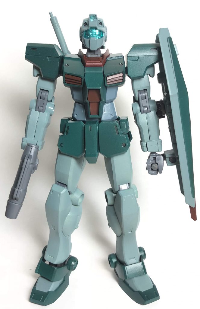 バイザーの下は4Artistマーカーで塗っています。ガンプラマーカーより派手に光るのでお勧めです。