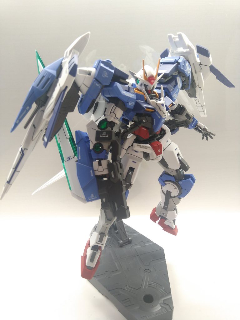 下半身がちょっと寂しかったので、膝部の配色を変更してみました。
いい感じ〜(^o^)