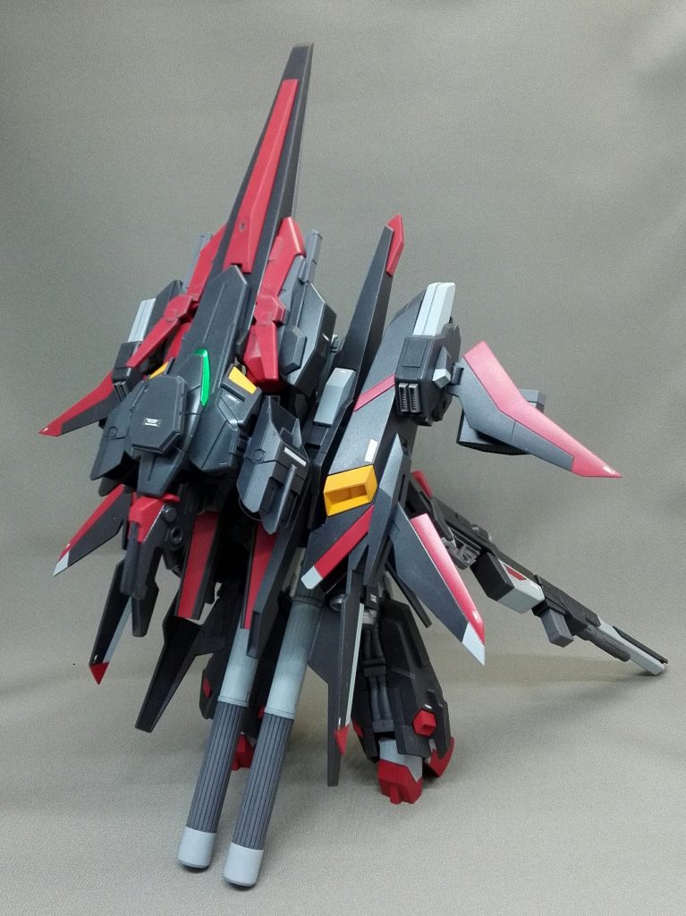 変形用機首兼シールドは主にバックパックに接続。
腕部に装着させることも可能。
バンシィ・ノルンのアームドアーマーDEを参考にしてます。