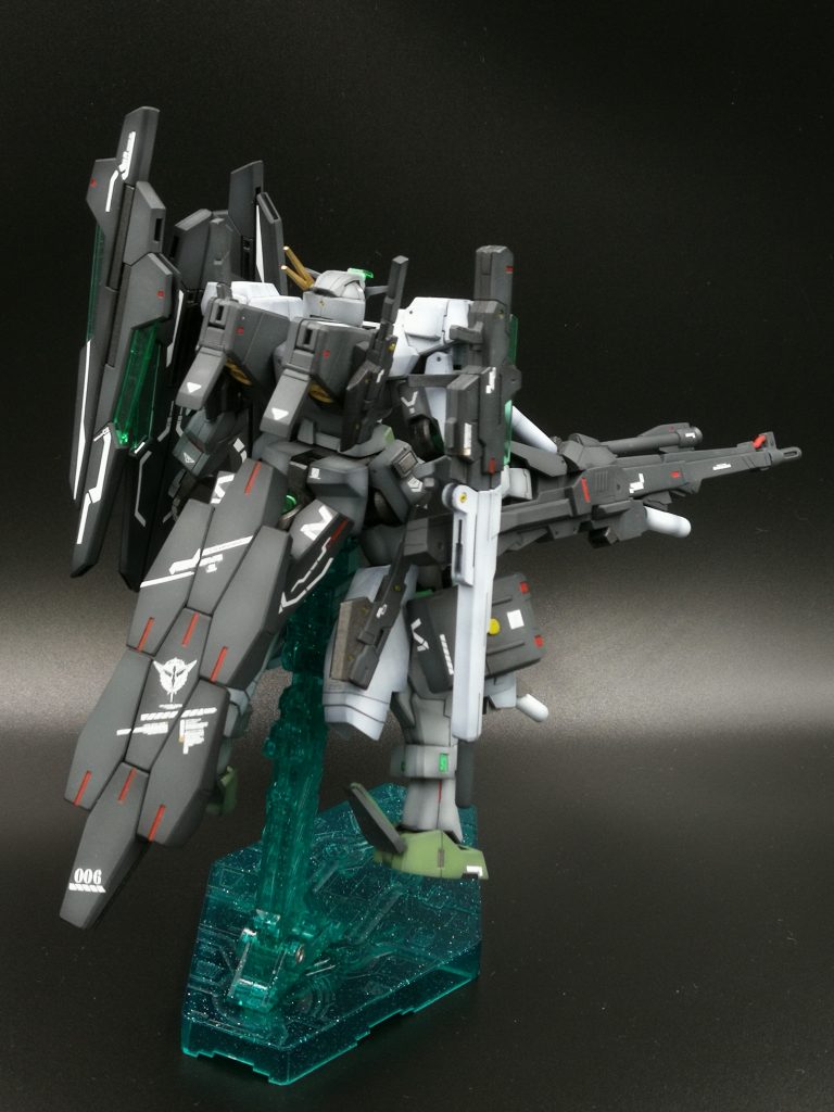 色はフルアーマーを意識してFAZZを参考にしました。