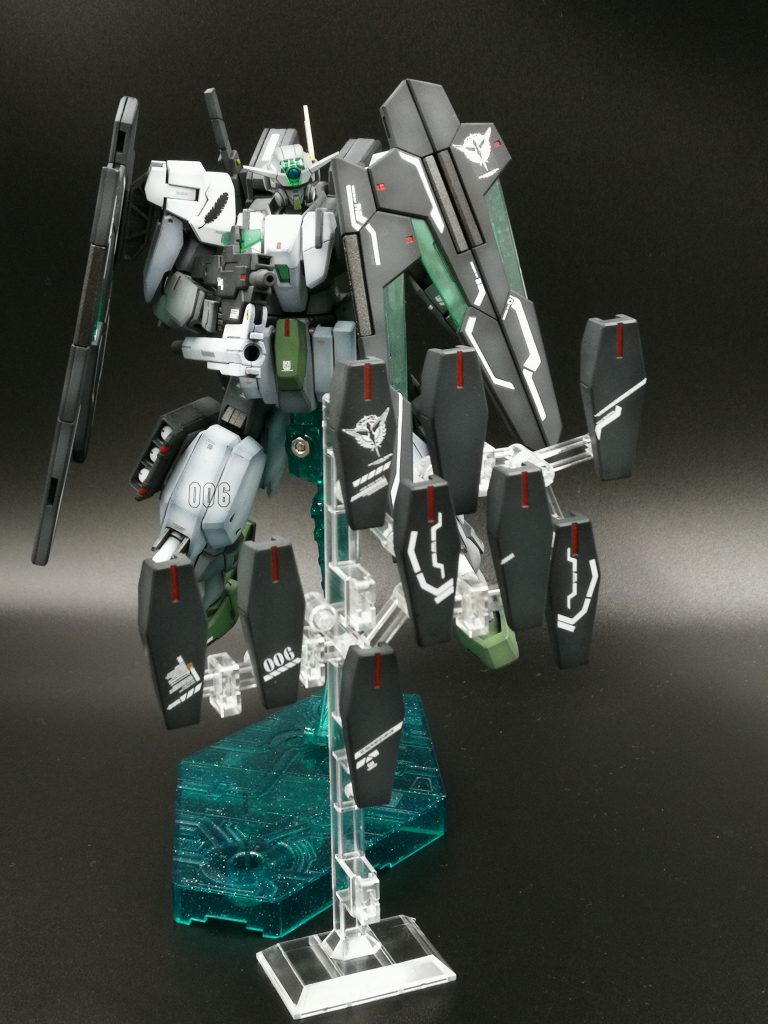 シールドビットも展開し防衛。